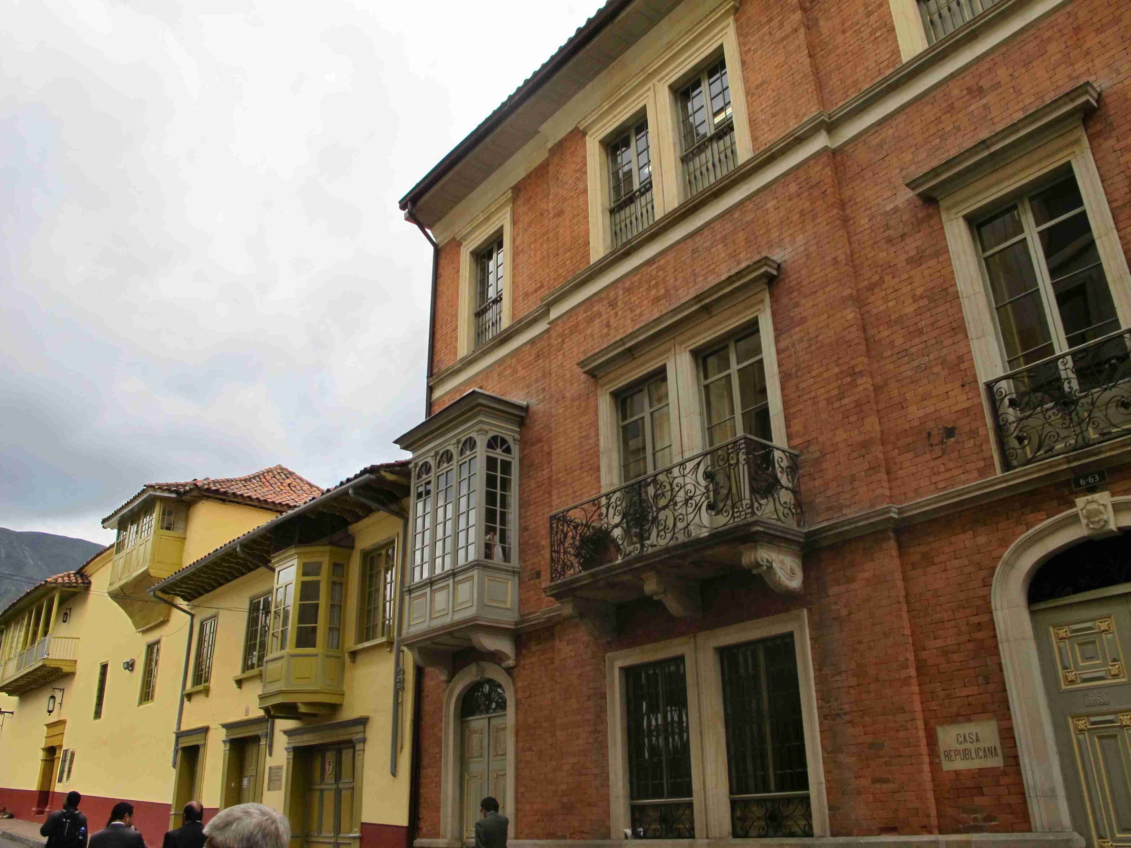 1c Bogota